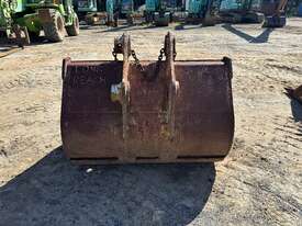 Excavator Bucket - picture1' - Click to enlarge