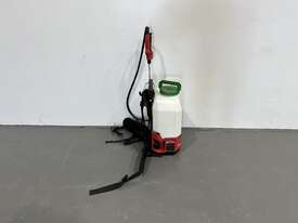 Milwaukee cordless backpack sprayer - picture0' - Click to enlarge
