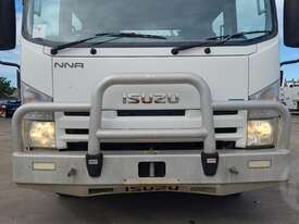 Isuzu NNR - picture1' - Click to enlarge