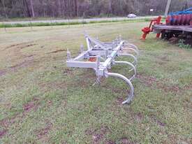 9 Tyne Yeomans  Chisel Stump Jump Ripper  - picture2' - Click to enlarge