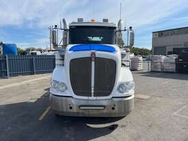 2011 Kenworth T403 Prime Mover - picture1' - Click to enlarge