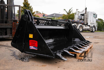 NORM Skid Steer 1750mm 4 in 1 Bucket with Teeth T/S CATERPILLAR 239D, 249D, 259D