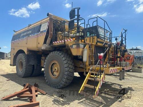 2004 Caterpillar 773EOff-Highway Service Truck