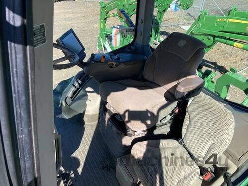 caption 2016 John Deere 8370RT Track Tractors