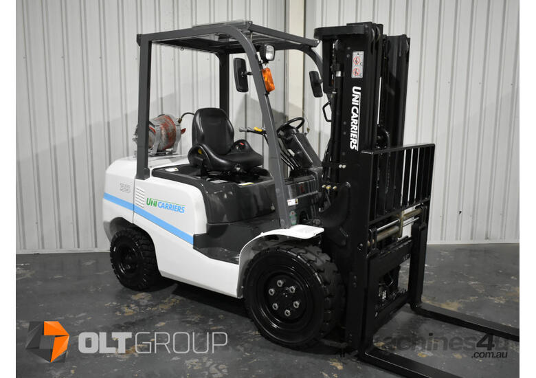 caption Unicarriers TCM 3.5 Tonne Forklift LPG / Petrol Sideshift Fork Positioner Current Model 2020 Series