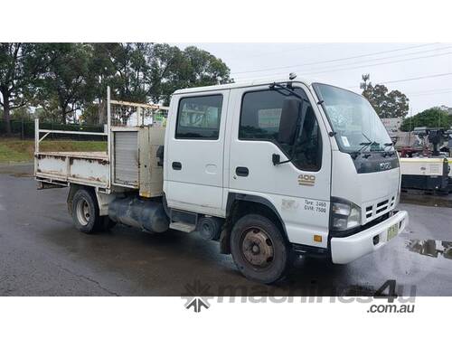 Isuzu NPR400