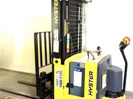 HYSTER W30ZR Reach Stacker - picture2' - Click to enlarge