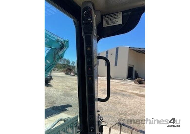 caption NEW HOLLAND C227 TRACK LOADER