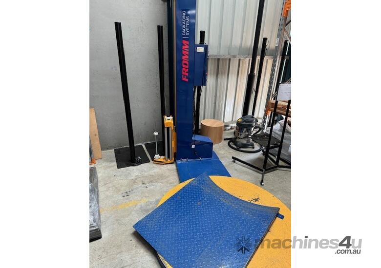 caption Semi Automatic Pallet Wrapping Machine