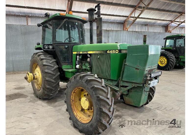 caption John Deere 4450