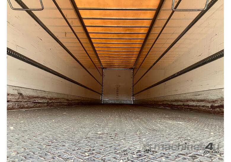caption 2007 Vawdrey VBS30D Tri Axle Pantech Trailer
