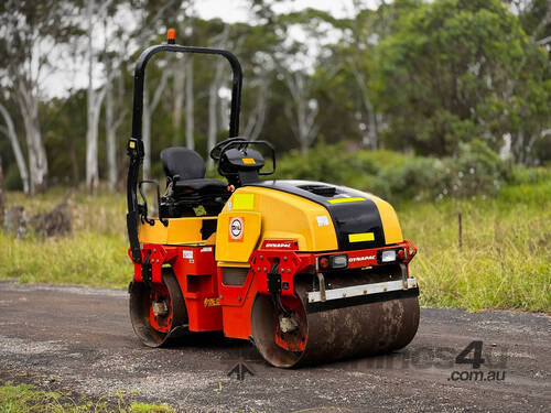 caption Dynapac CC1200 Vibrating Roller Roller/Compacting