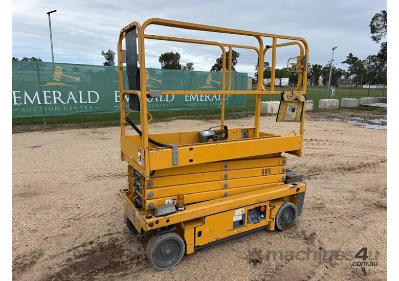caption 2018 HAULOTTE OPTIMUM 8AC SCISSOR LIFT