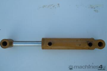 LLOYDS DEALS - Double Acting Hydraulic Ram 60mm OD x 200mm Stroke