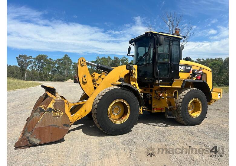 caption 2015 Caterpillar 930K
