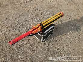 Unused Captok Self-Leveling Rotary Laser Level With Batteries, Receiver, Tripod, Grade Rod  - picture1' - Click to enlarge