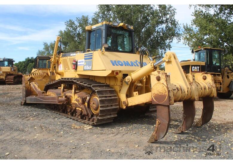 caption 2017 Komatsu D155AX-7