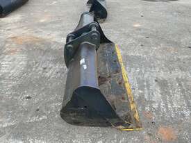 1650mm Excavator Bucket - picture2' - Click to enlarge