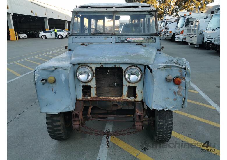 caption 1960 Land Rover Series II 4x4 Wagon (Restoration Project)