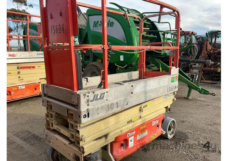 caption 2007 JLG 1930ES Scissor Lift