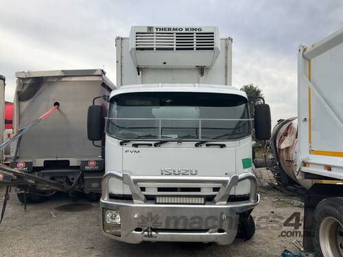 caption 2008 Isuzu FVM Refrigerated Curtain Sider