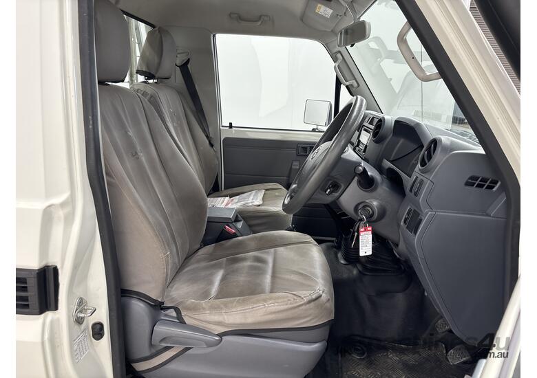 caption 2017 Toyota landcruiser 79 Series 4x4 Single Cab Utility (V8 Diesel) (Manual)(Ex Defence)