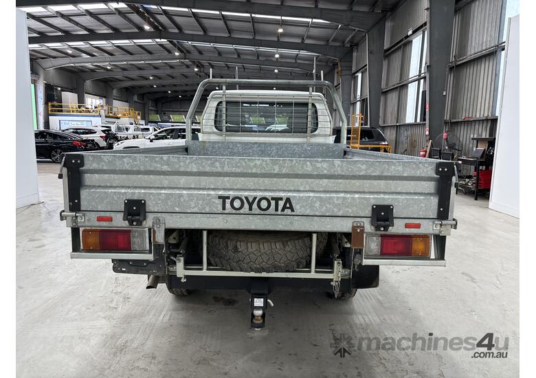 caption 2017 Toyota landcruiser 79 Series 4x4 Single Cab Utility (V8 Diesel) (Manual)(Ex Defence)