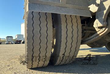 2017 Mitsubishi Fuso Fighter FM600 Curtainsider