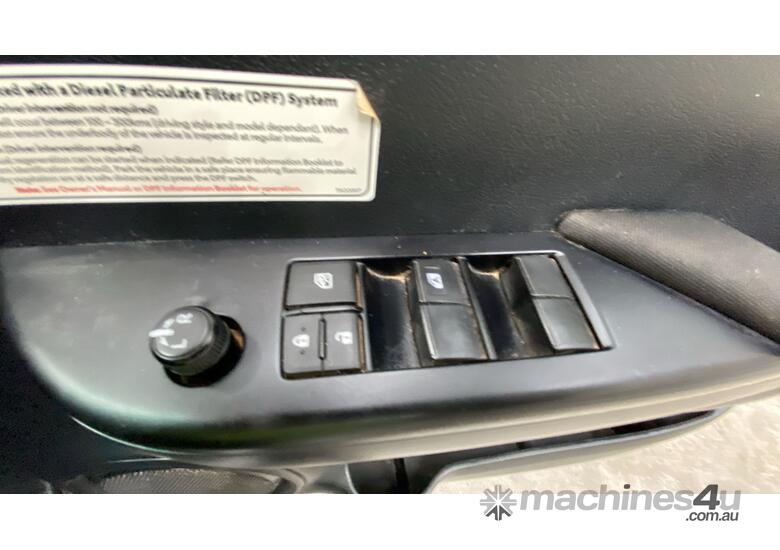 caption 2020 Toyota Hilux 4x4 SR Dual Cab T/Diesel (Auto) (Corporate vehicle)