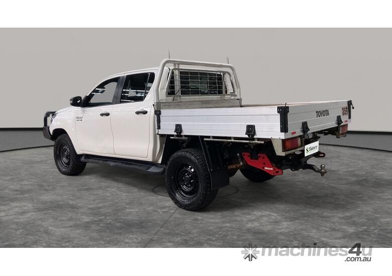 caption 2020 Toyota Hilux 4x4 SR Dual Cab T/Diesel (Auto) (Corporate vehicle)