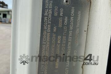 Hino 2008   GT1J Cab Chassis