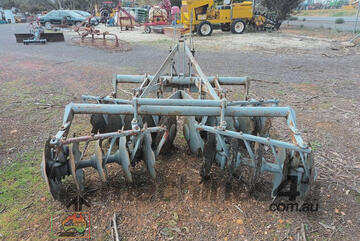 (9866) Ferguson 20 Plate 3pl Offset Discs (Carisbrook, VIC)