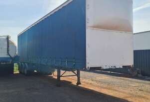 Krueger Curtainsider Tri/A Trailer