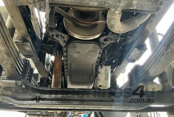 2002 Mitsubishi Fighter FN600 Cab Chassis