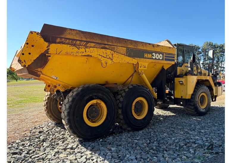 2012 Komatsu HM300-2