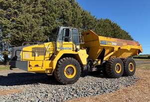 Komatsu 2012   HM300-2