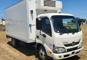 Hino 300 Series 616 Medium 4x2 Automatic Refrigerated Pantech. Ex Woolworths Home Delivery.