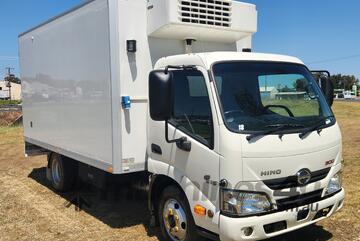 Hino 300 Series 616 Medium 4x2 Automatic Refrigerated Pantech. Ex Woolworths Home Delivery. Hino 300 Series 616 Medium 4x2 Automatic Refrigerated Pantech. Ex Woolworths Home Delivery.