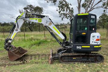 Bobcat E42   EXCAVATOR