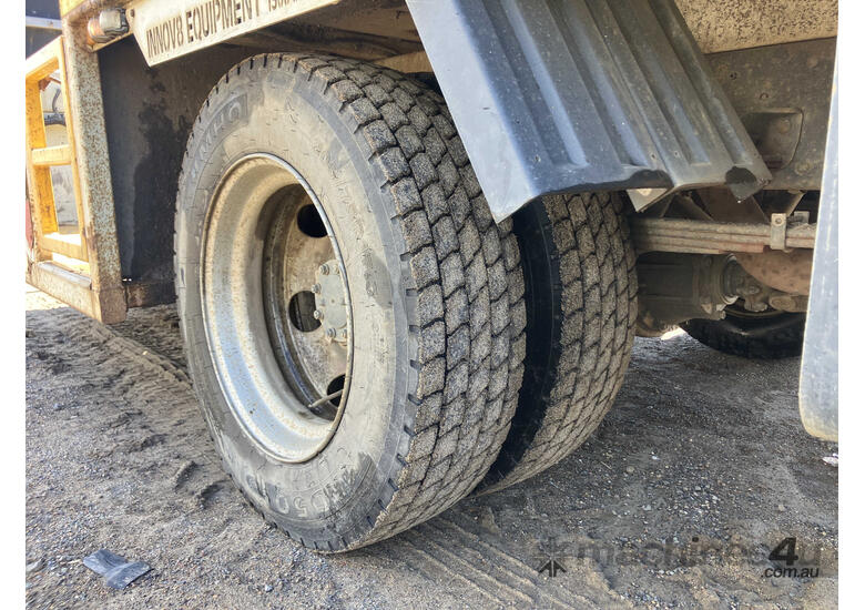 2018 Isuzu NPR 75-190 Table Top Dual Cab