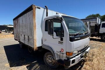 Ud Rigid Curtainsider Truck