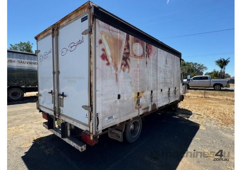 Rigid Curtainsider Truck