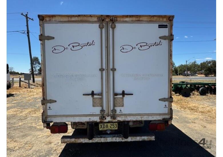 Rigid Curtainsider Truck