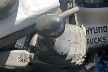 Isuzu 2002   NKR Table Top