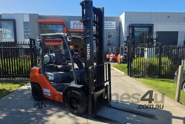 Toyota Forklift 3T Low Hours (Unit#:U1030)