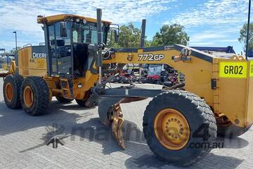 John Deere   772GP