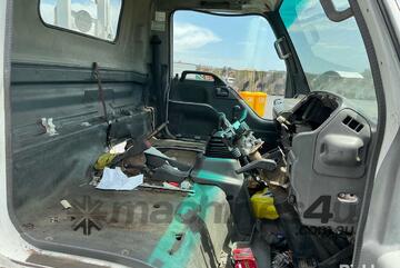 Isuzu 1999   NPR Table Top