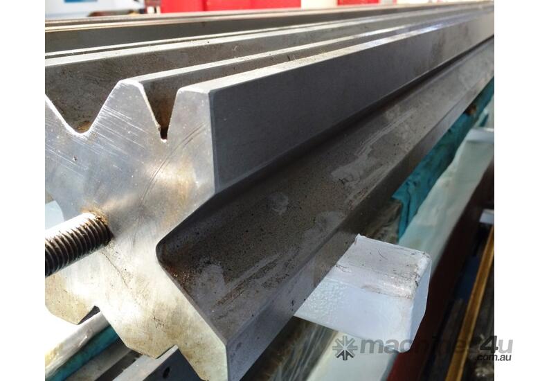 New cmt tooling BOTTOM DIE 120 Press Brake Tooling in SEVENTEEN MILE