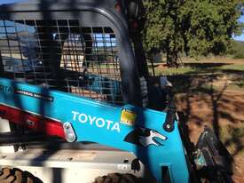 2014 Toyota Husky 8 Skid Steer - picture0' - Click to enlarge