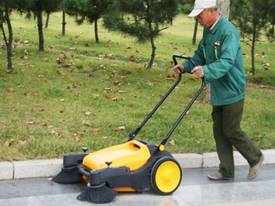 MANUAL WAREHOUSE OR WORKSHOP SWEEPER - picture0' - Click to enlarge